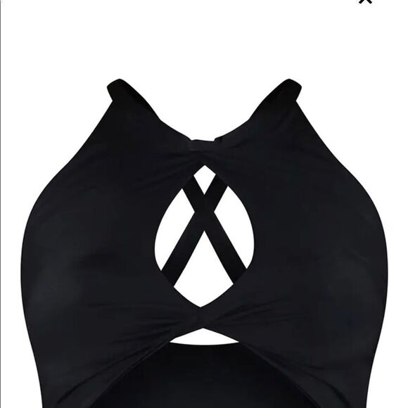 NWOT PrettyLittleThing Keyhole Crop Top Size US 6 - Picture 3 of 5